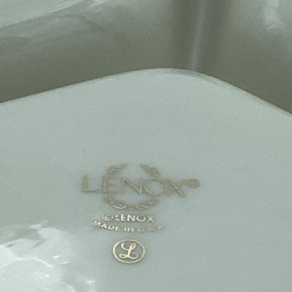 Lenox  Symphony Divided Serving Bowl - Picture 3 of 5